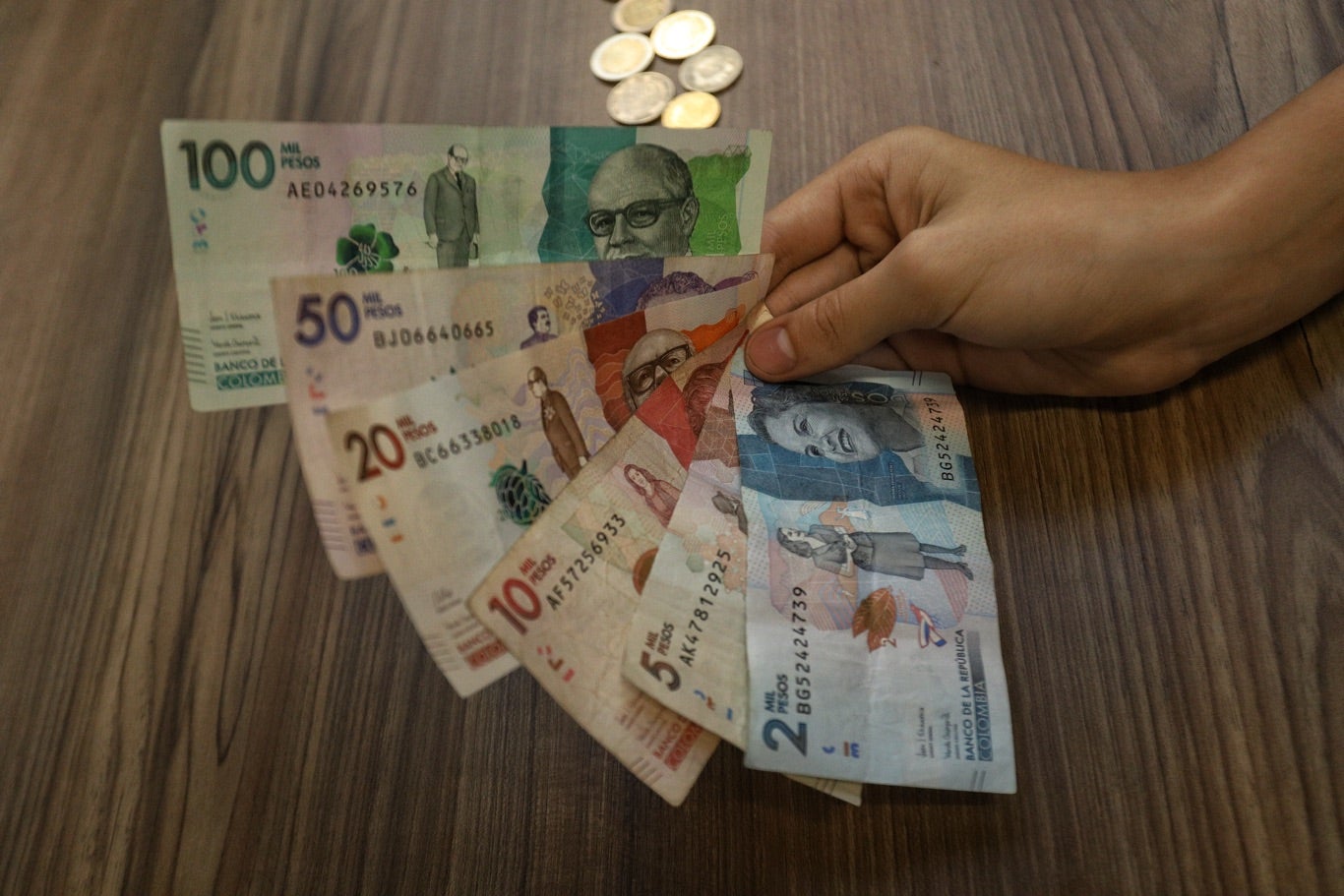 Monedas / Billetes / pesos colombianos / dinero