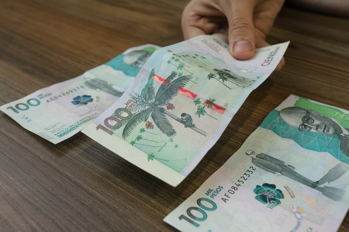 Billete de cien mil pesos / dinero / billetes