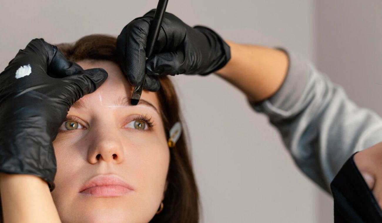 Implantes de cejas: el procedimiento estético innovador