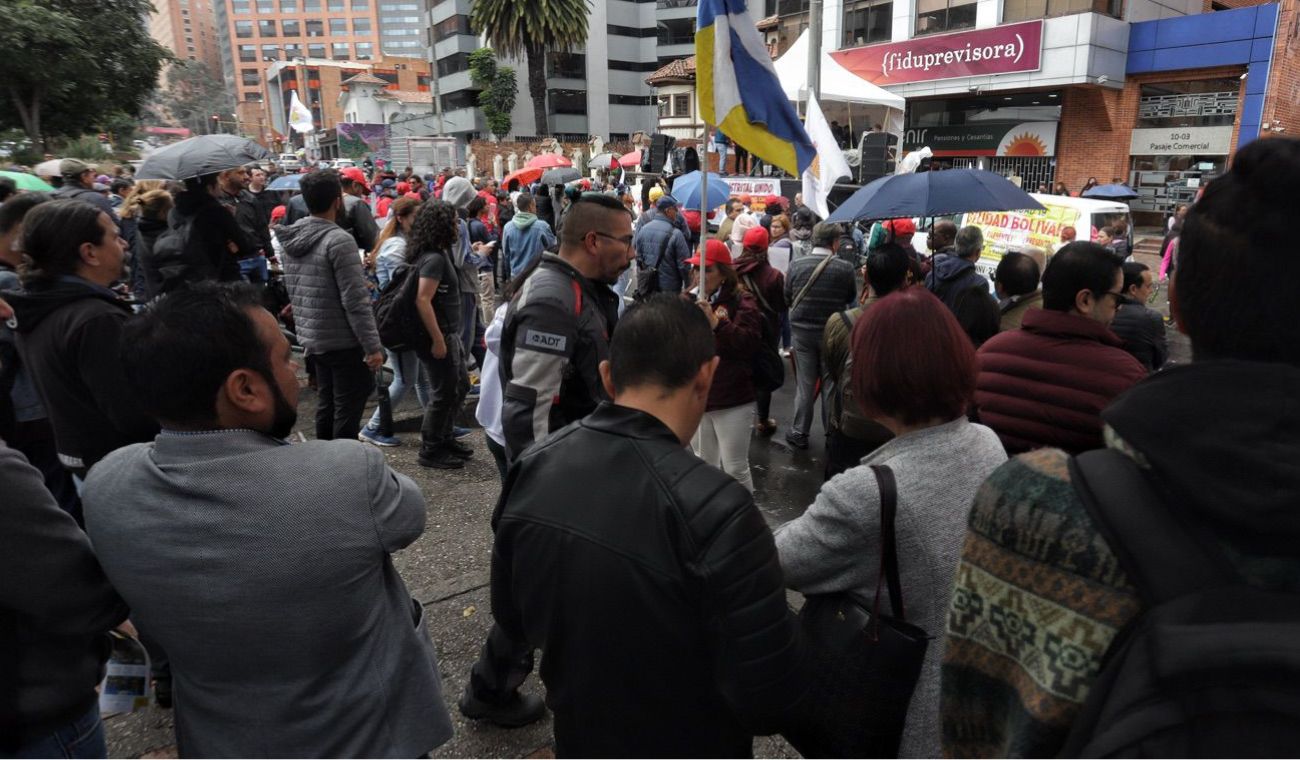 Protesta del magisterio en la sede de la Fiduprevisora