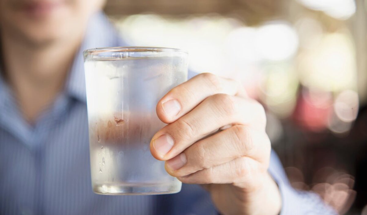 Tomar suficiente agua es esencial para el correcto funcionamiento del cuerpo