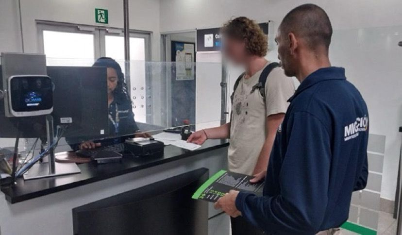 Al australiano se le encontraron sustancias psicoactivas.