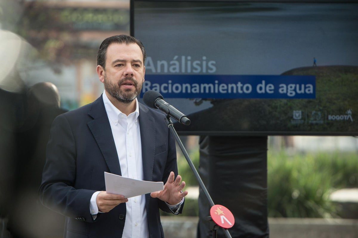 Carlos Fernando Galán agua 2024