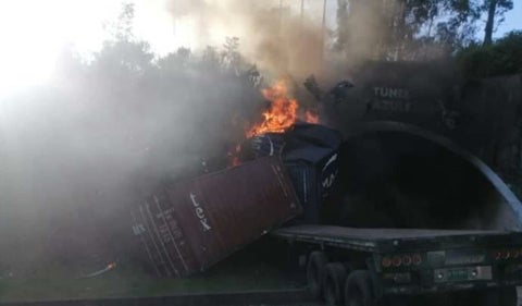 Trágico accidente en la Vía La Línea deja dos personas fallecidas y genera caos vehicular.
