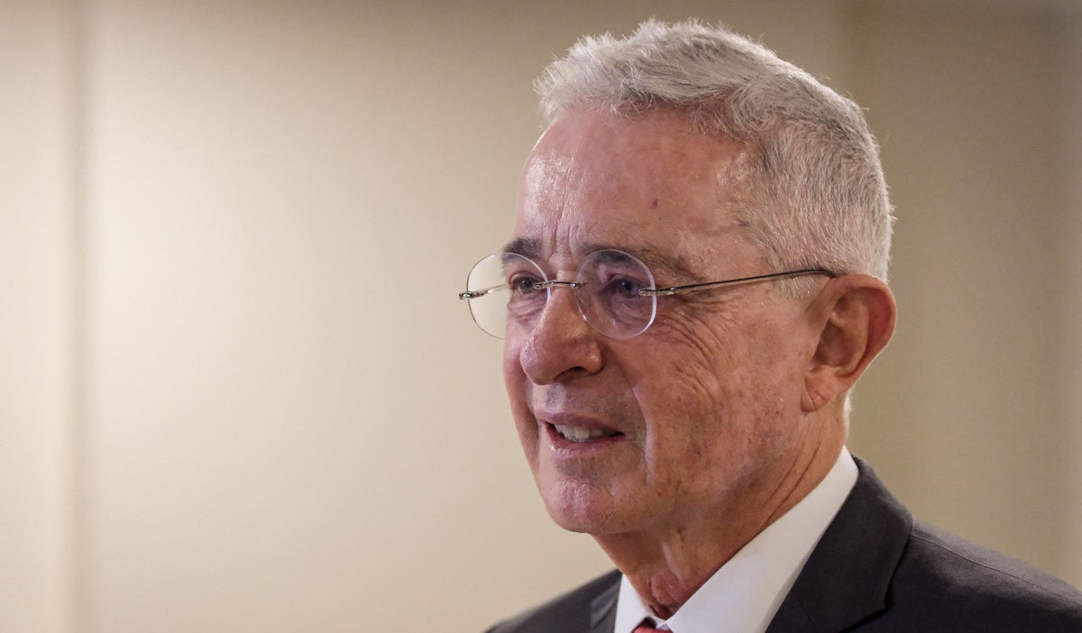 Álvaro Uribe Vélez critica reforma pensional de Petro
