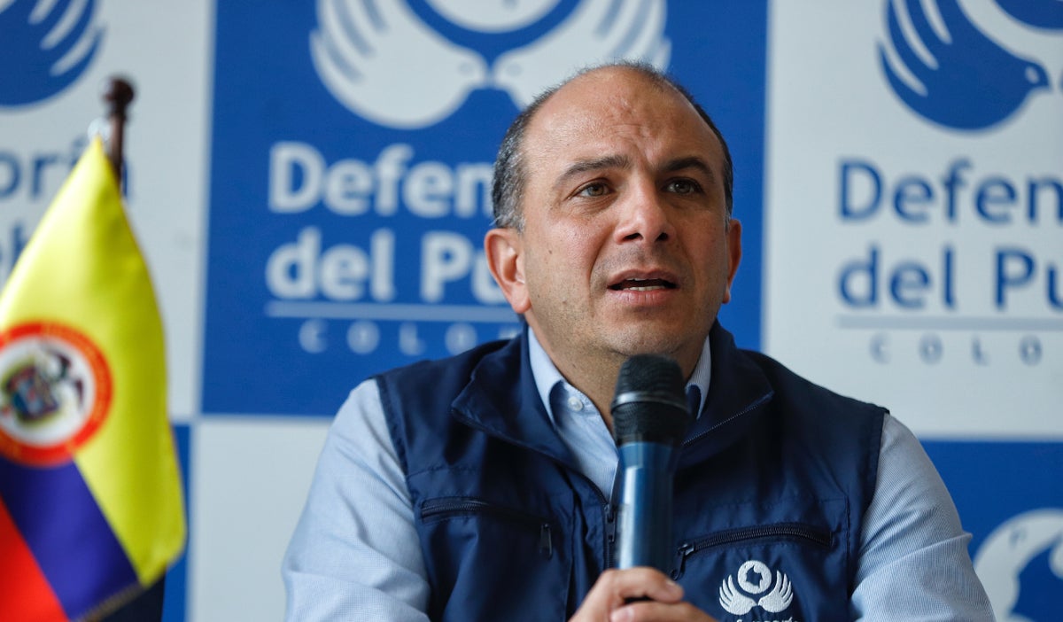 Carlos Camargo, defensor saliente del Pueblo