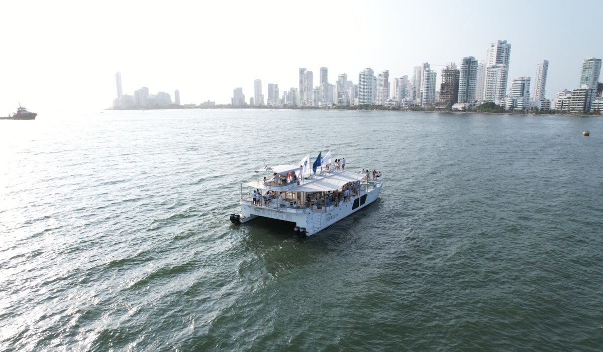 Catamarán de lujo Flamante llega a Cartagena
