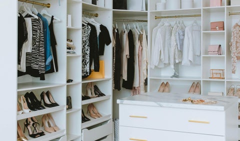 Closet Capsula
