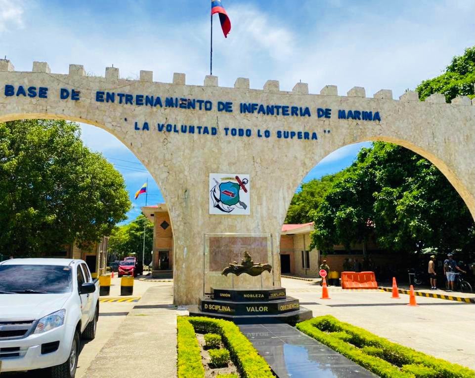 Familiares ven con extrañeza que la ceremonia de juramento de bandera se haya cancelado