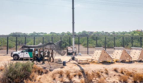 Medidas migratorias de Biden: suspensión de asilo y aceleración de deportacione