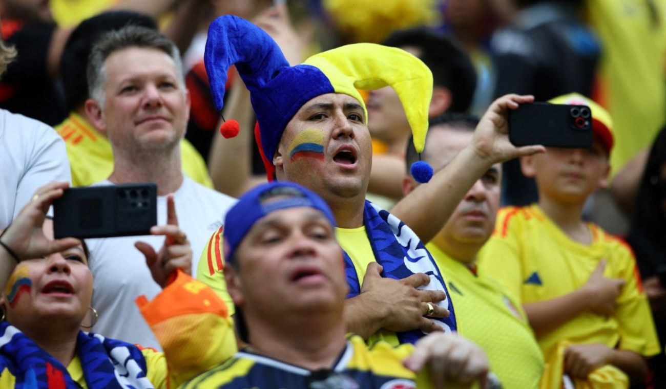 Himno de Colombia vs Paraguay