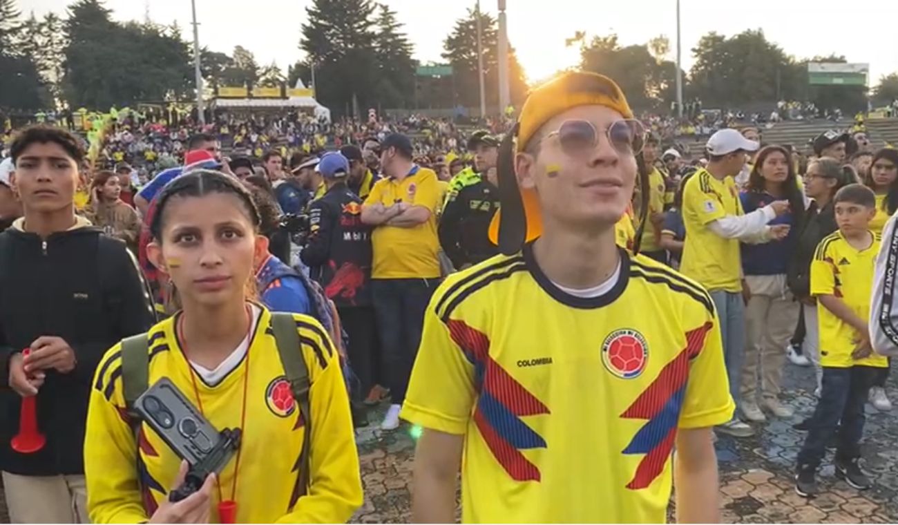 Hinchas de Colombia en el Parque Simón Bolívar