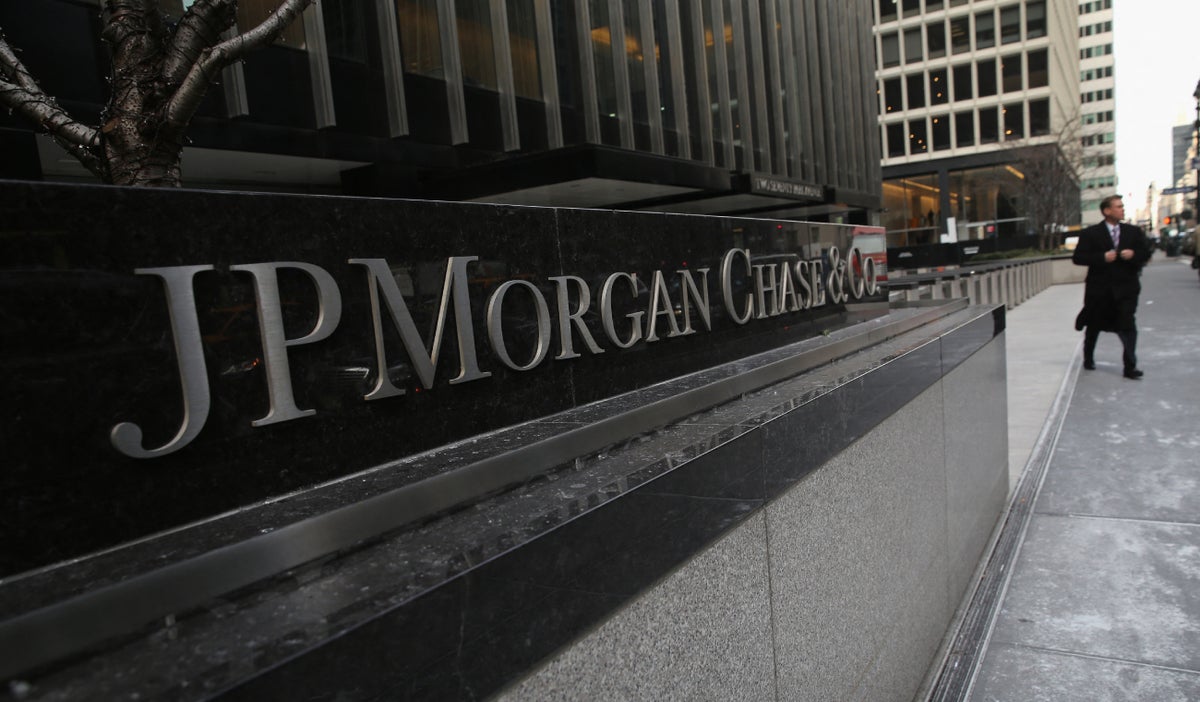 JP Morgan critica recorte en presupuesto colombiano