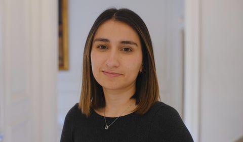 Laura Sarabia: de la defensa al ataque