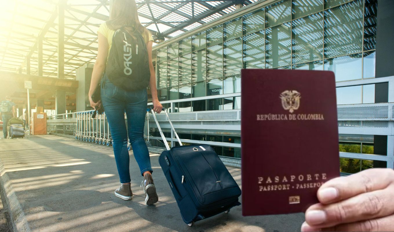 Mujer con maleta de viaje y pasaporte colombiano