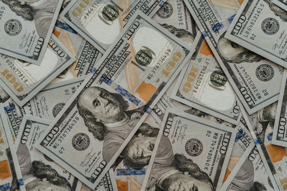 El precio del dólar en Colombia cierra mayo sin sobresaltos, TRM se mantiene estable.