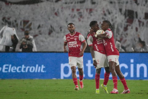Hugo Rodallega anota gol del 10 en final Liga Betplay entre Santa Fe y Bucaramanga. Delantero ex Selección Colombia empata serie por título en menos de 10 minutos