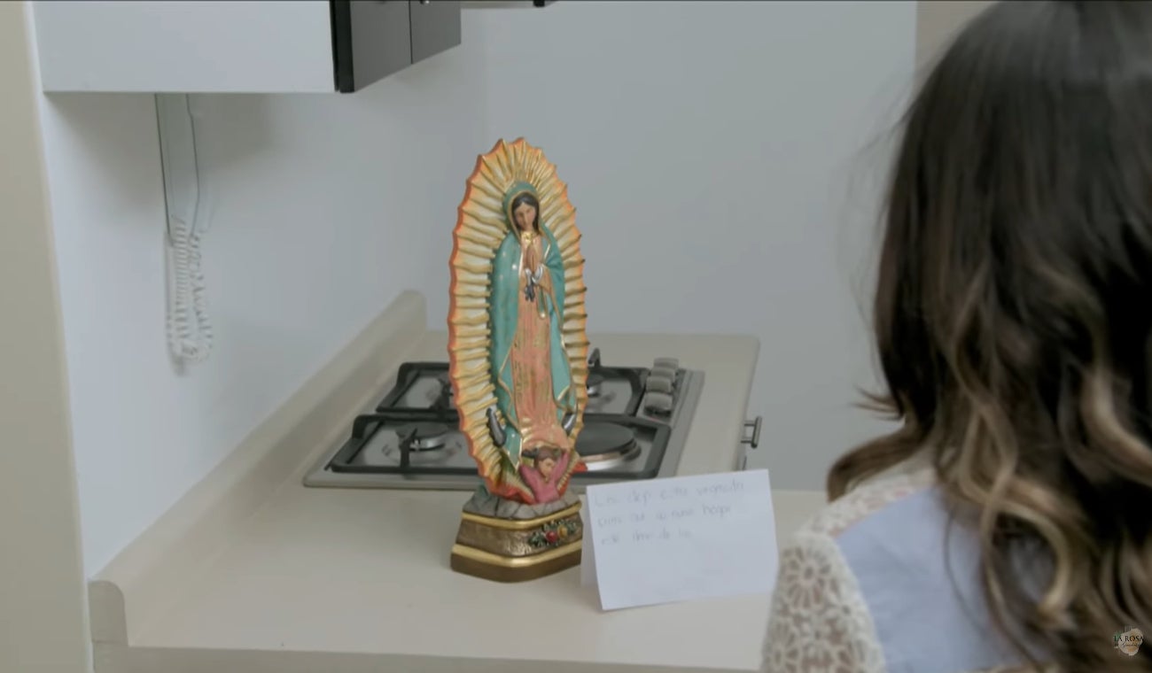 Actriz revela cómo se graba el viento en La Rosa de Guadalupe
