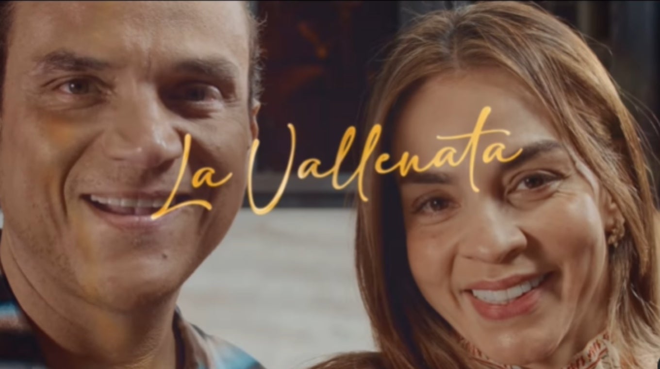 Silvestre Dangond y su esposa