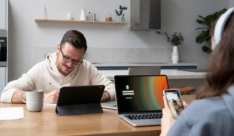 El trabajo híbrido: el futuro laboral que combina flexibilidad y productividad