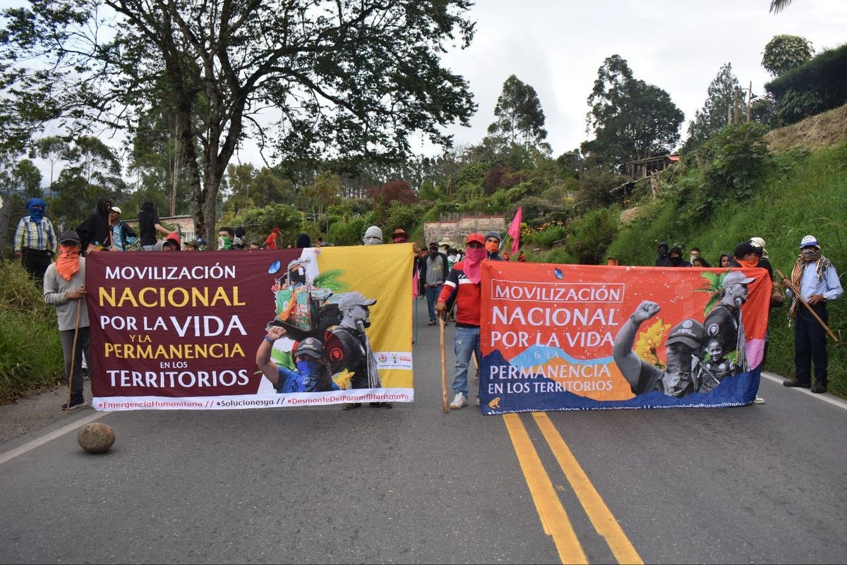 Protesta campesina bloquea la vía Popayán-Pasto.