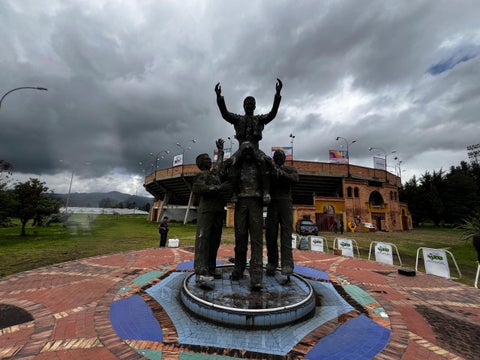 Retiran la estatua del torero César Rincón, la cual estaba en la antigua plaza de toros de Duitama