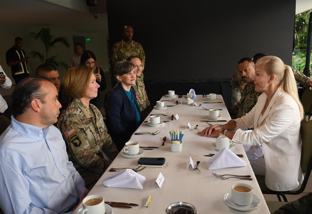 La comandante del Comando Sur de Estados Unidos escuchó a los mandatarios del Valle y Cali.