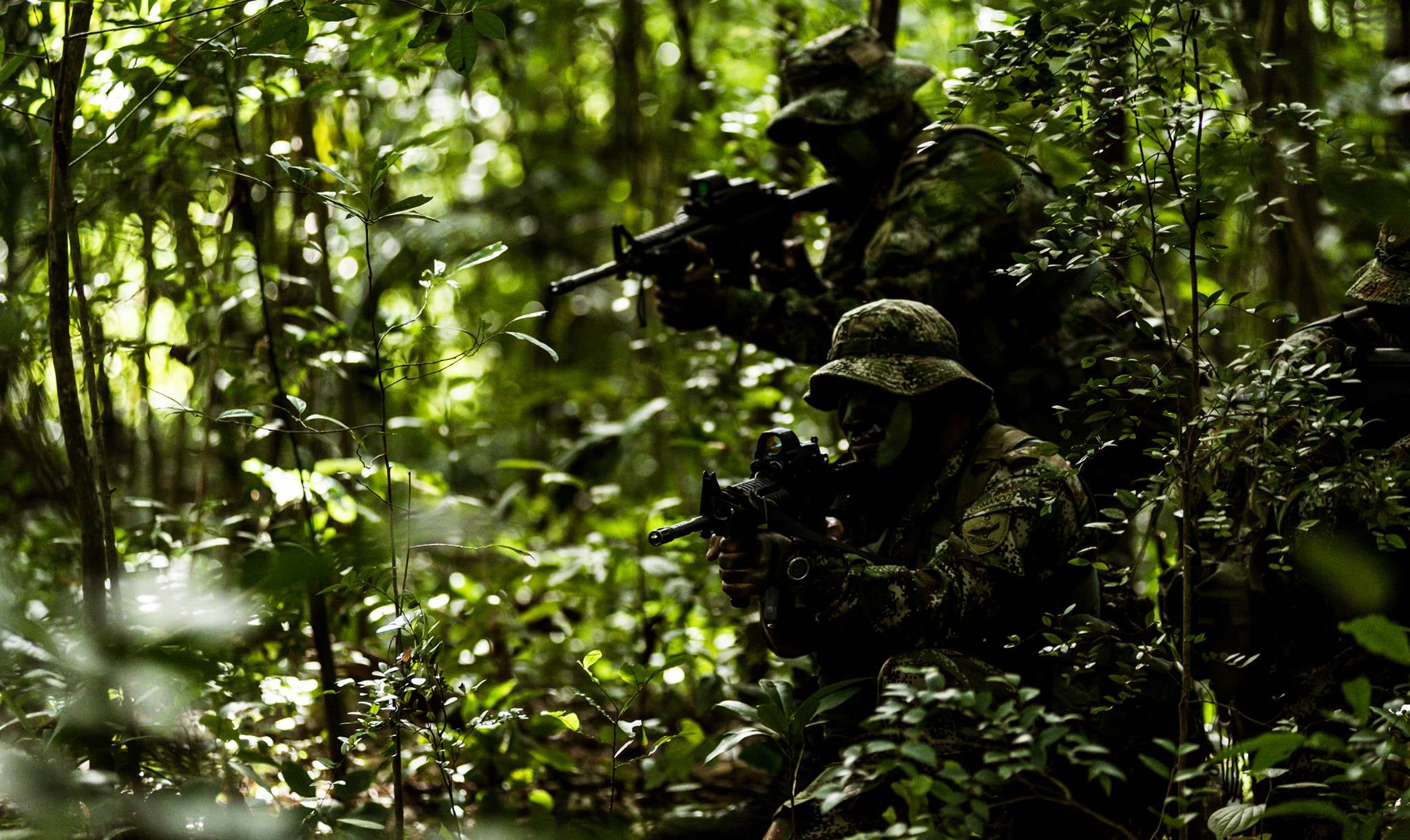 Campesinos atrapados en combates