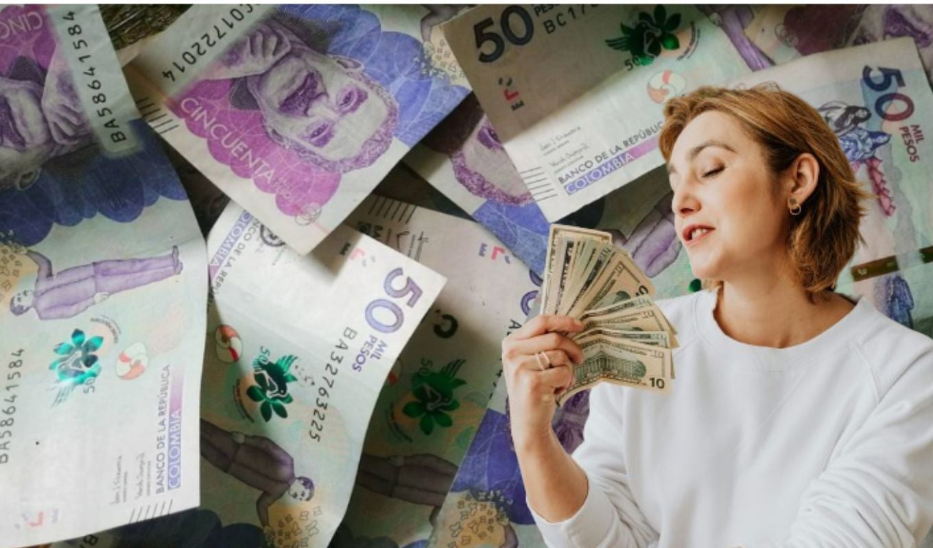 Billetes colombianos y una mujer con dólares en la mano