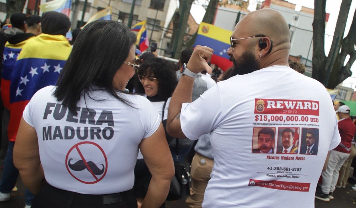 Venezolanos votan en Colombia esperando un cambio