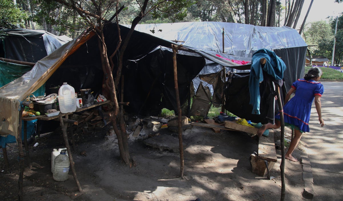 Indígenas Emberá en el Parque Nacional de Bogotá