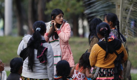 Denuncian abuso de menores Emberá en Bogotá