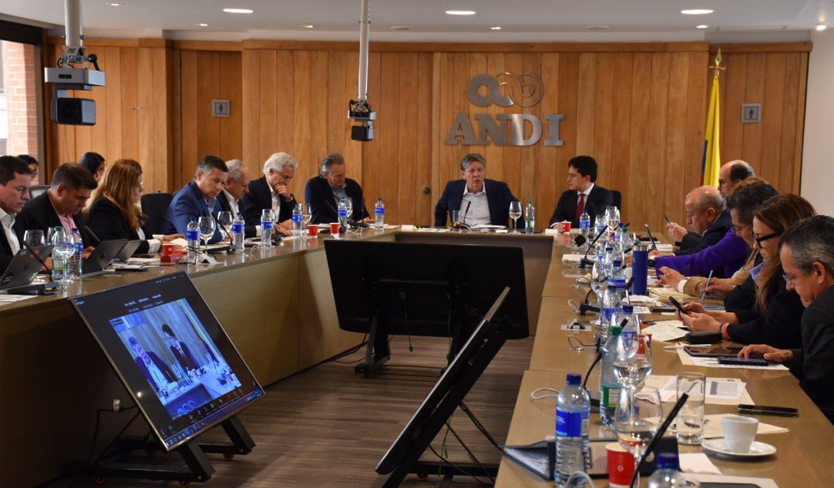 Reunión entre empresarios y el ministro de Comercio