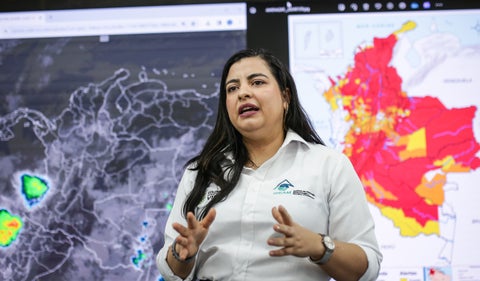 La directora del Ideam, Ghisliane Echeverry Prieto, informa sobre el huracán Beryl