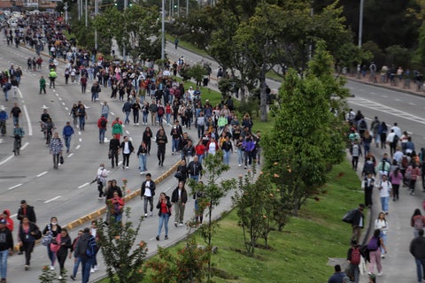 Usuarios de transmilenio afectados por manifestaciones