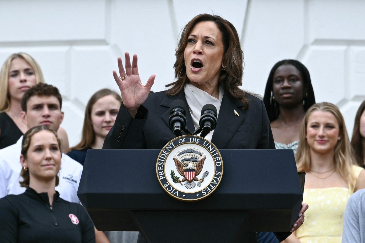 Kamala Harris asegura candidatura demócrata a la Casa Blanca en 24 horas con récord de recaudación de fondos y apoyo unánime de líderes del partido