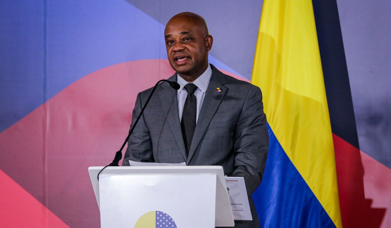 El canciller colombiano, Luis Gilberto Murillo, pide cese al fuego por seguridad en COP16 en Cali.