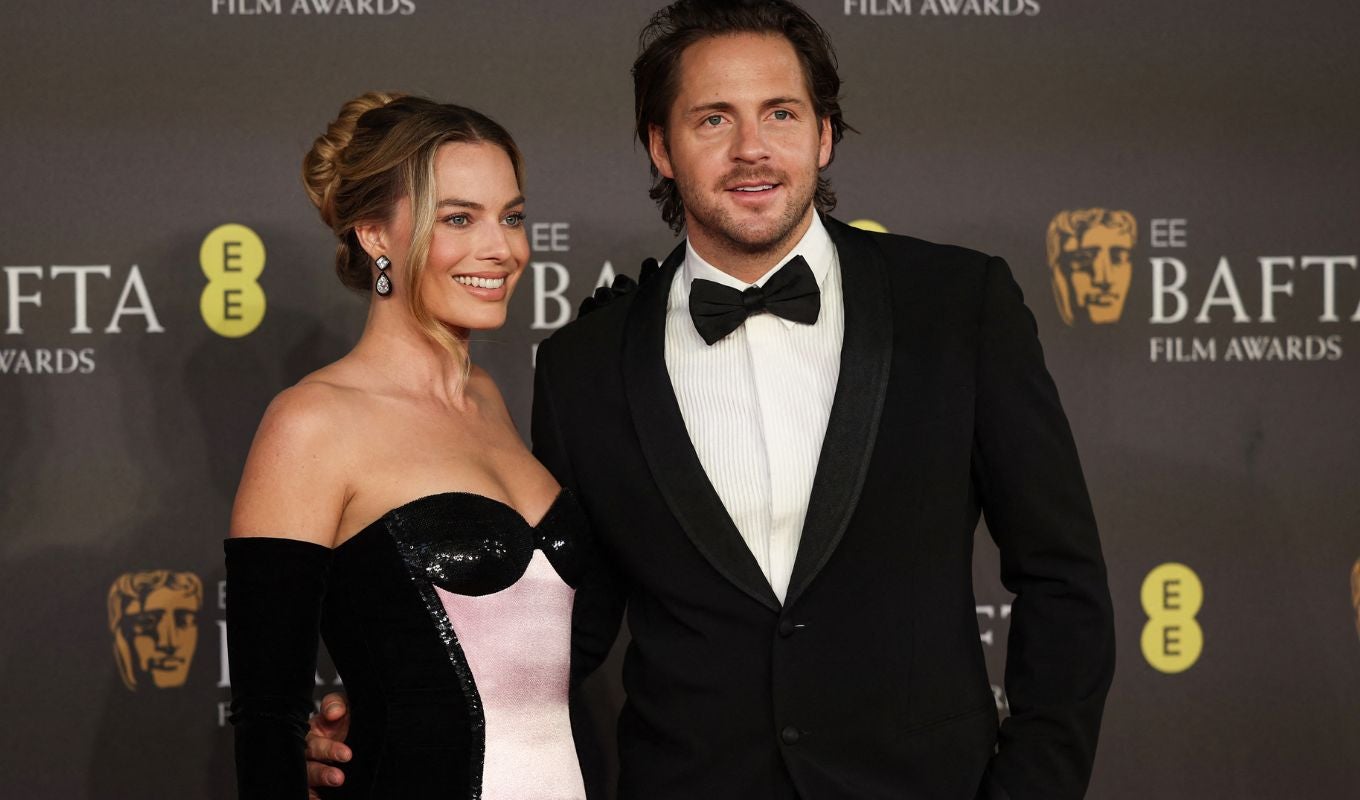 Margot Robbie y Tom Ackerley