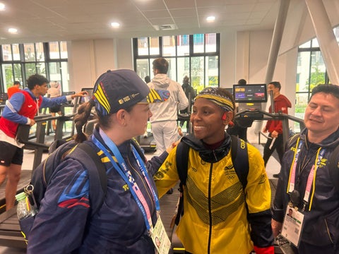 Ministra del Deporte visitó la Villa Olímpica en Paris