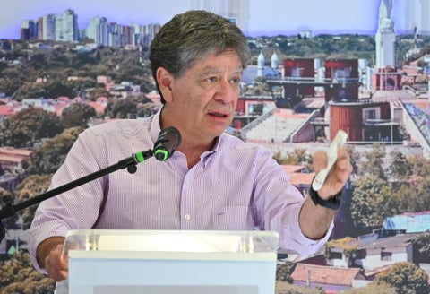 Líderes gremiales en Colombia expresan preocupación por la tensión bilateral entre Gustavo Petro y Donald Trump. Llamado urgente a manejar diferencias diplomáticamente.