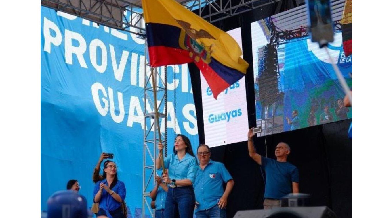 Luisa González candidata de Ecuador