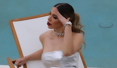 Emma Coronel reveló que cumplió un sueño en su primer trabajo tras salir de prisión.