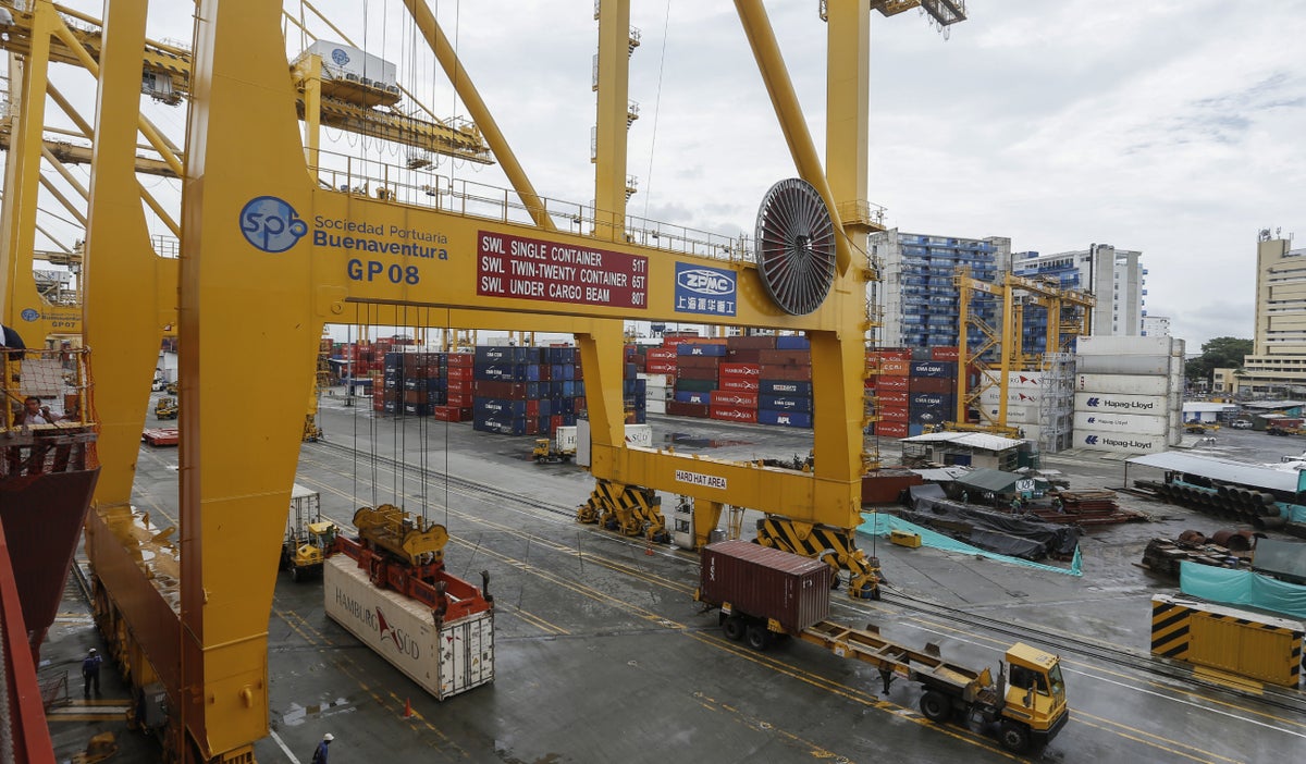 Exportaciones colombianas caen un 5% en junio de 2024