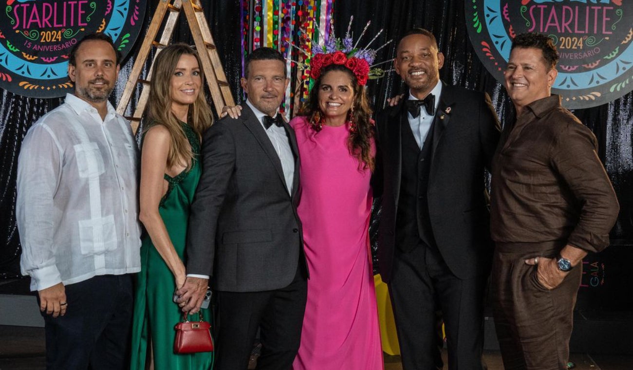 Así bailaron Will Smith y Antonio Banderas al ritmo de Carlos Vives.