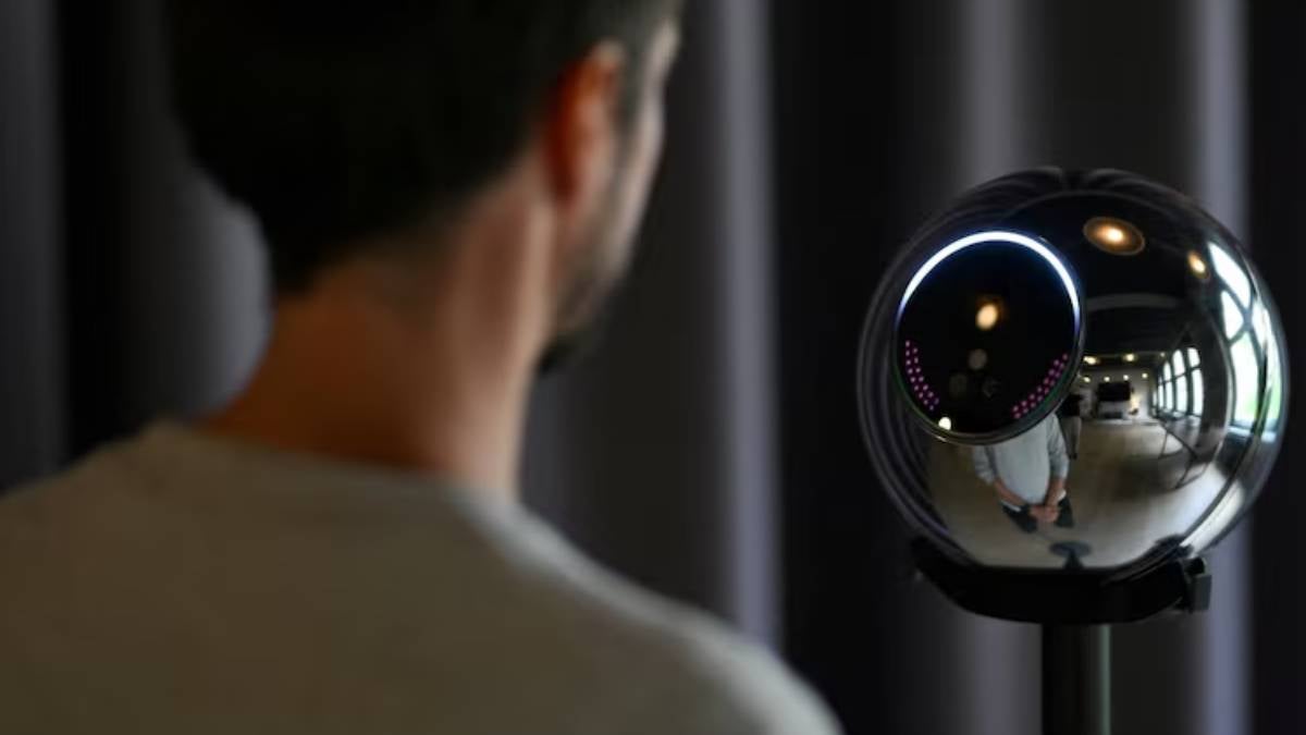 Orb, máquina para leer el iris