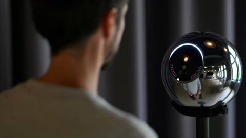 Orb, máquina para leer el iris