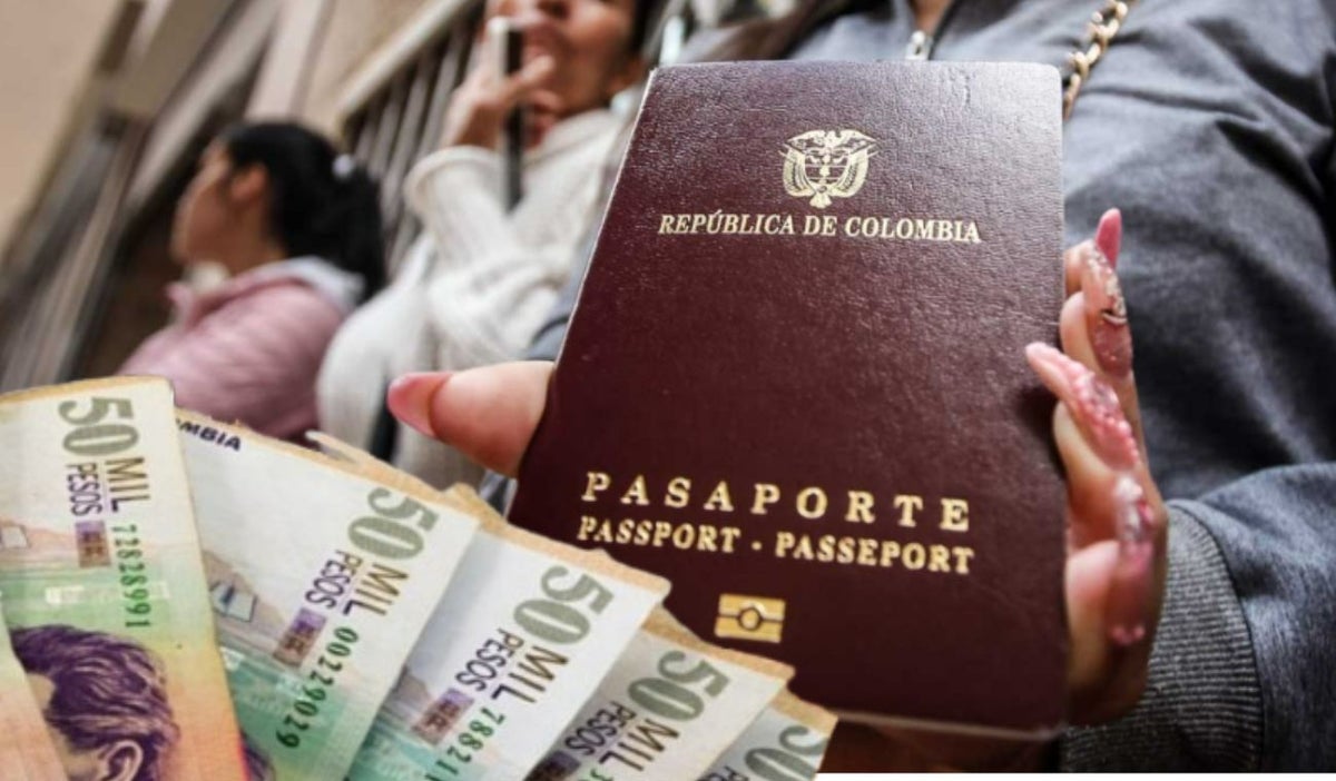 Pasaporte colombiano y billetes