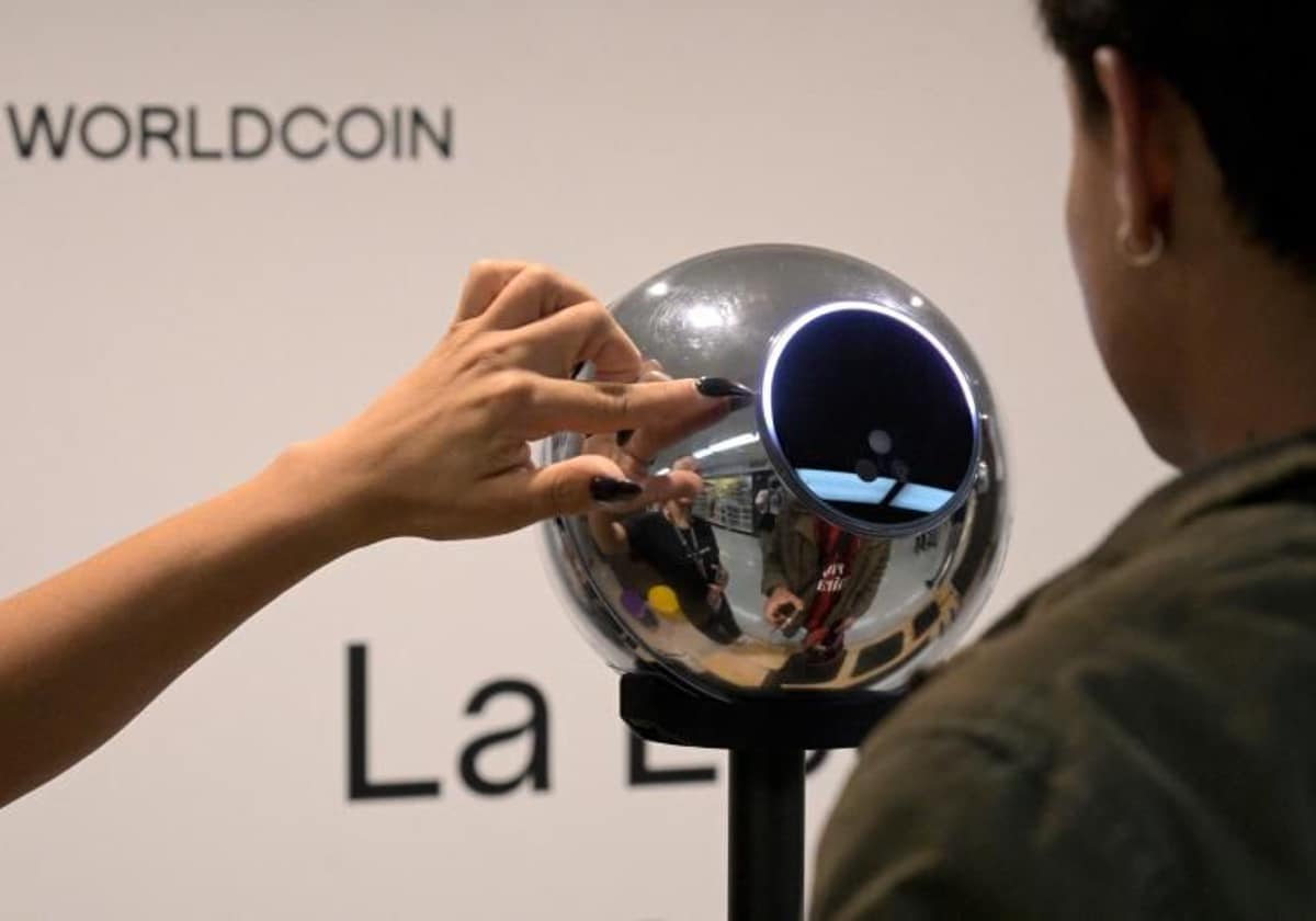 Worldcoin,máquina que lee el iris