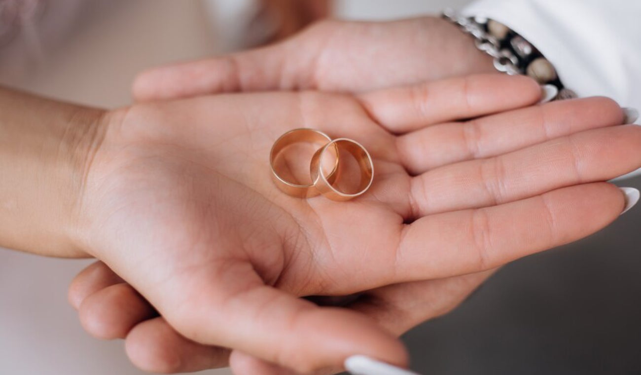 Las parejas en Colombia pueden vivir una experiencia única creando sus propias argollas de matrimonio