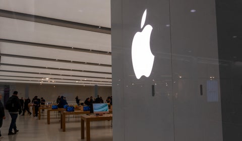 Apple debe pagar 13.000 millones de euros en impuestos atrasados a Irlanda tras fallo del TJUE.